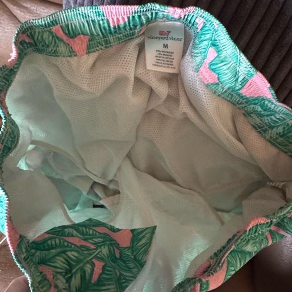 Vineyard Vines Chappy swim trunks with Palm leaf print Size Medium - Picture 10 of 13